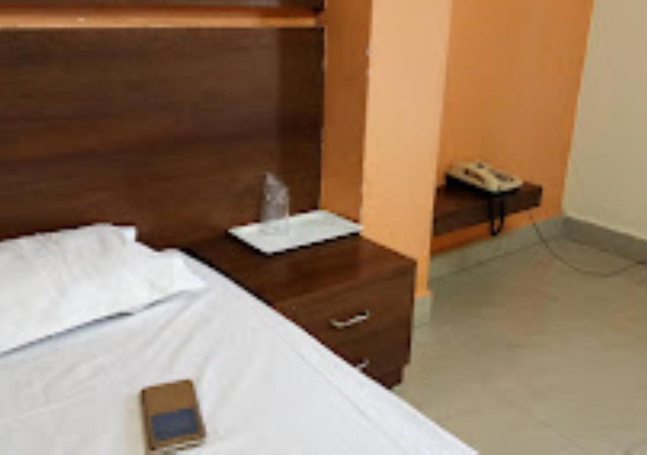 Hotel Mayur Restaurant Chandrapur Exteriér fotografie
